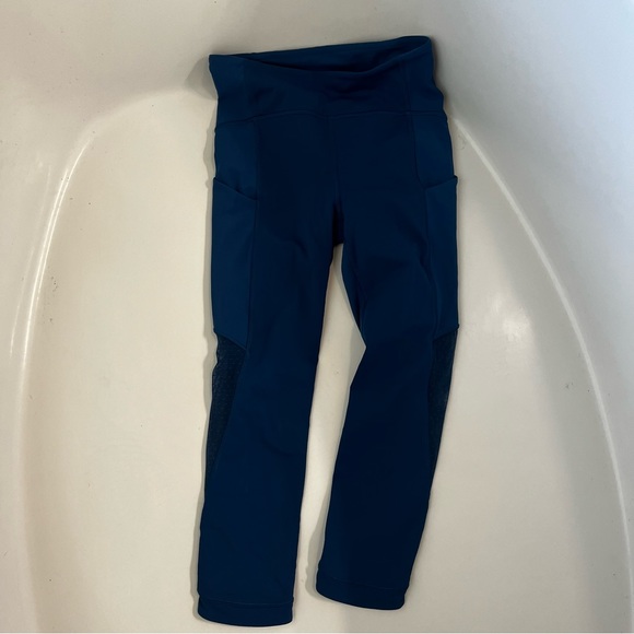 Lululemon Sole Training Crop
Poseidon size 4 - Picture 2 of 4